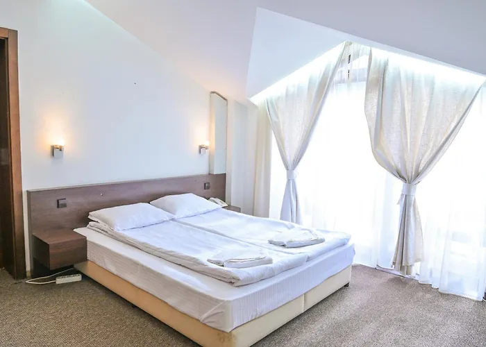 מלון елица 2*